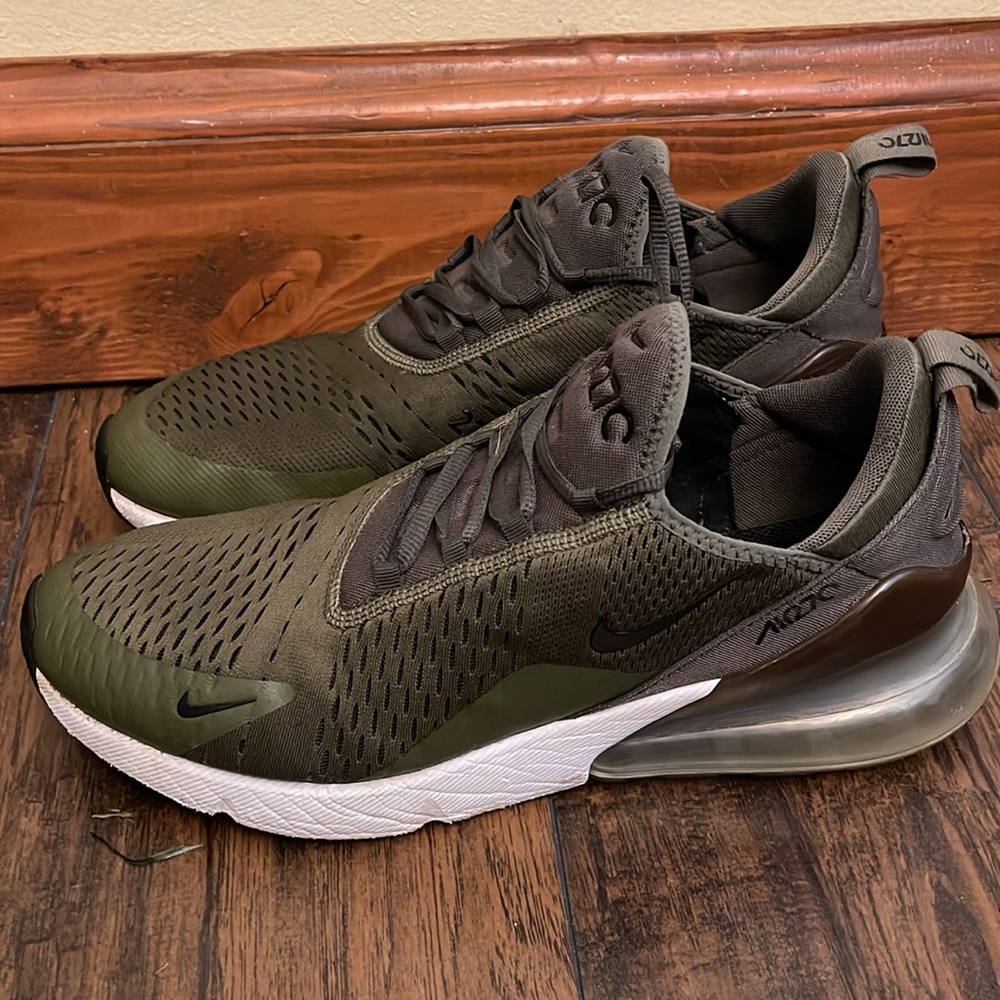 Nike - Picture 2 of 4